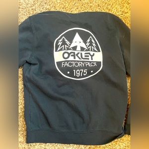 Oakley Factory Pilot black hoodie